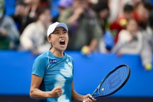 j9九游会老哥俱乐部交流2比1！老将张帅大逆转，苦战近3小时5破发，澳网双线晋级