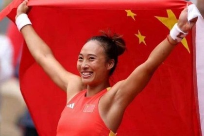 CCTV直播，凌晨3:00，郑钦文VS高芙，中国金花一姐2-0淘汰世界第一