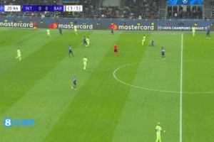 j9九游会老哥俱乐部交流国米总分4-3领先！奥尔莫后场出球被断，邓弗里斯助攻劳塔罗破门