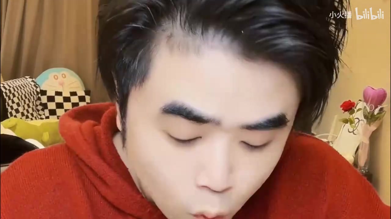 九游会·j9官方网站TES和HLE四六开！朱开：打HLE最重要是中野 369打Zeus肯定Zeus强